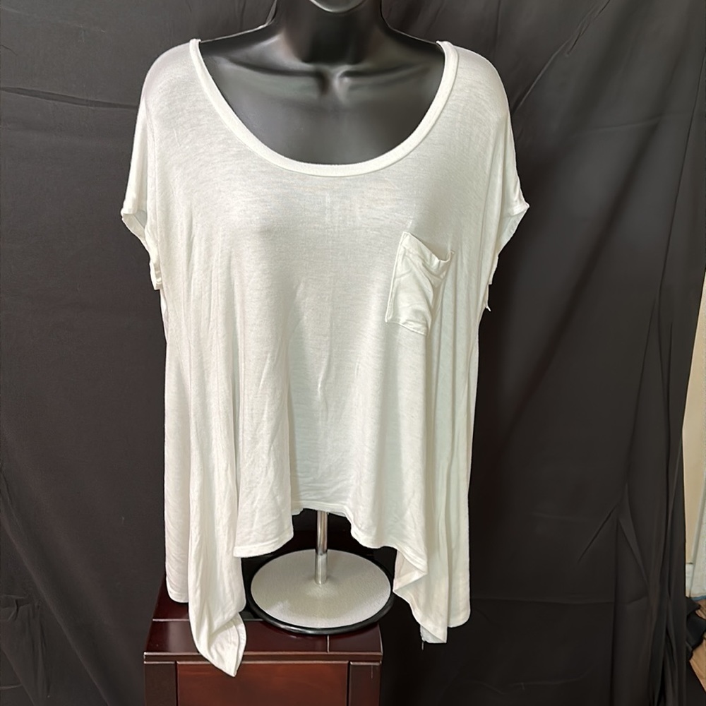 Abercrombie and Fitch wide neck T-shirt. Size M. Women’s. Excellent condition!